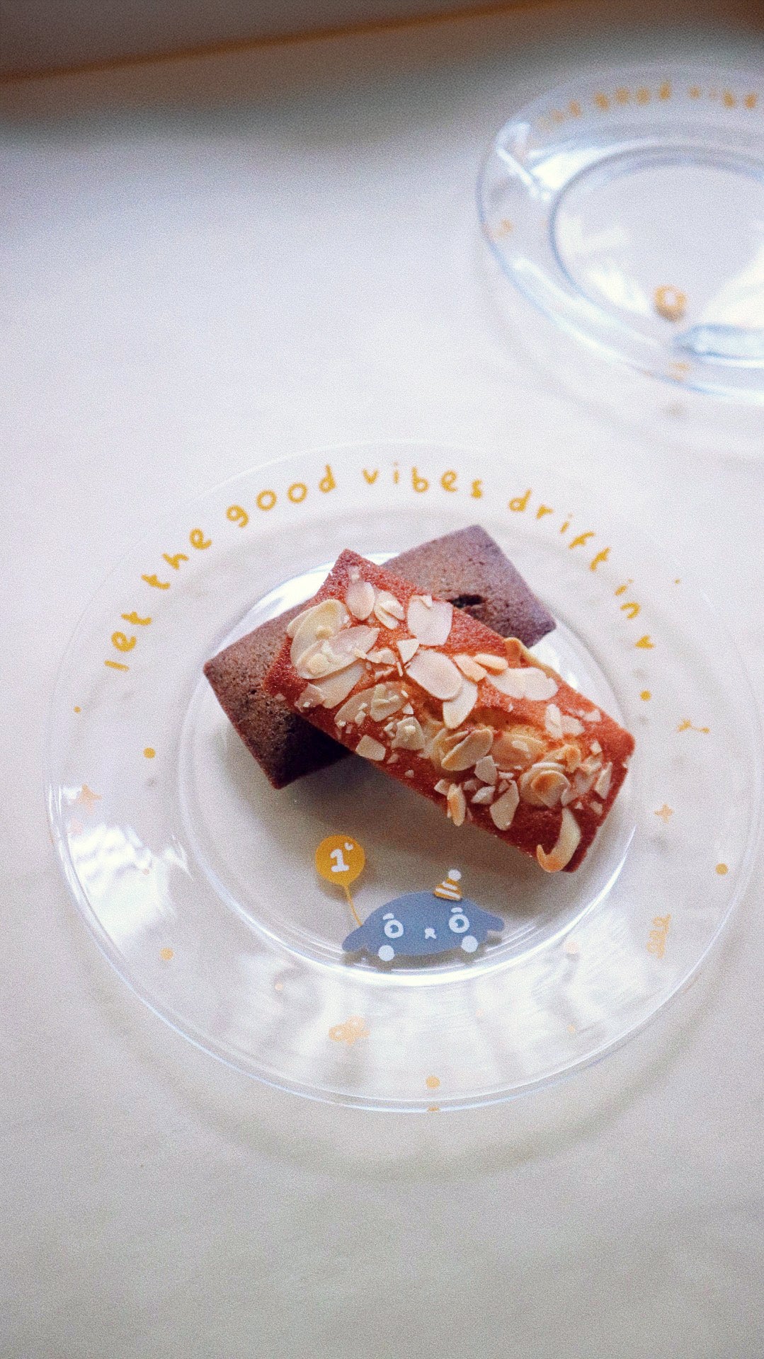 \ 不扣成本慈善義賣 / 𝙙𝙧𝙞𝙛𝙩𝙚𝙧 一週年限定玻璃碟 及 premium financiers tasting set (1組4入金磚費南雪♡) | 每筆訂單購買數量上限為2組。