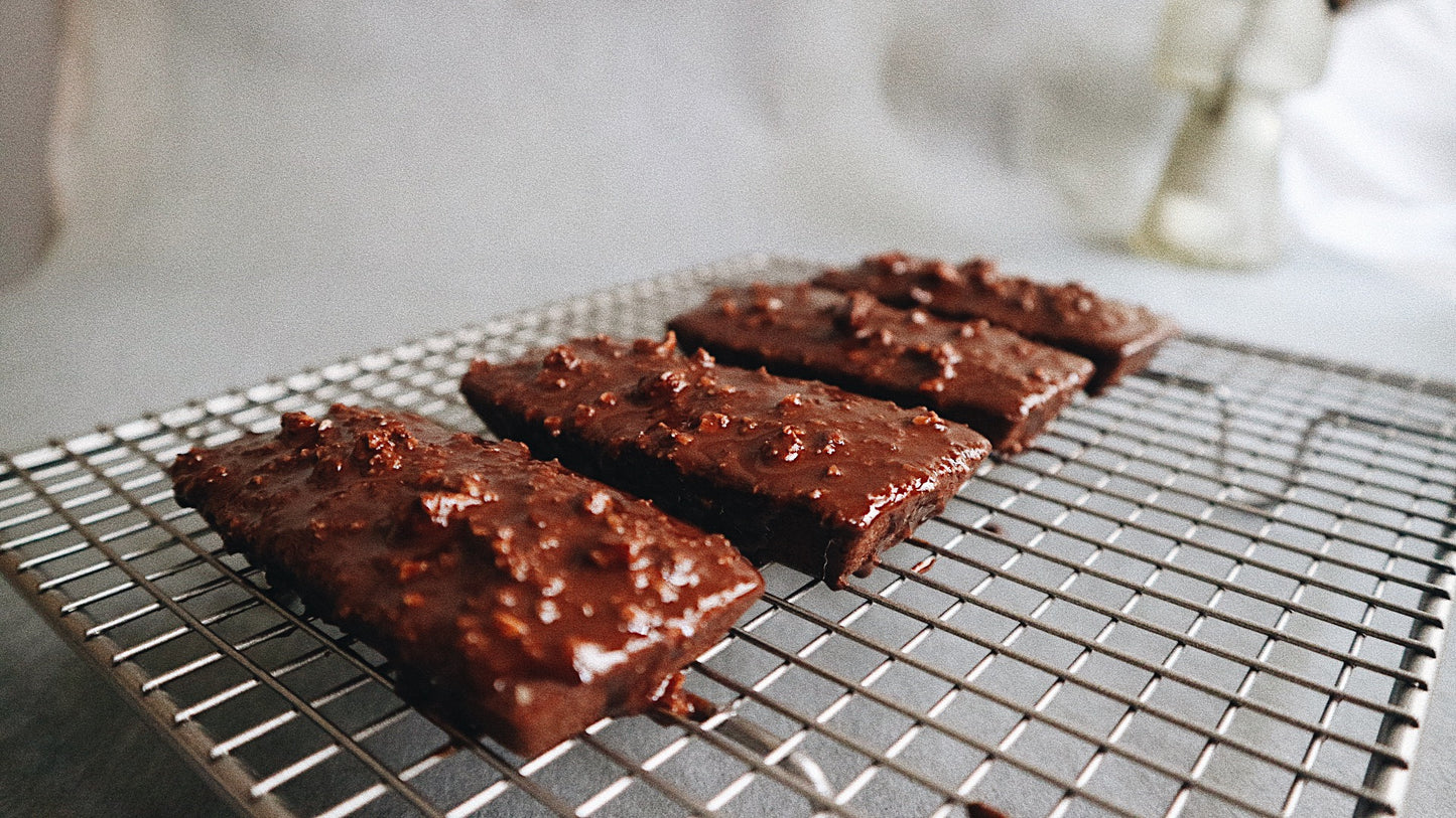 大人感之微苦朱古力！80%黑朱古力脆皮 · 特濃榛子金磚費南雪 (4入)
