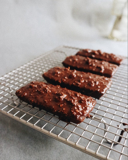 大人感之微苦朱古力！80%黑朱古力脆皮 · 特濃榛子金磚費南雪 (4入)