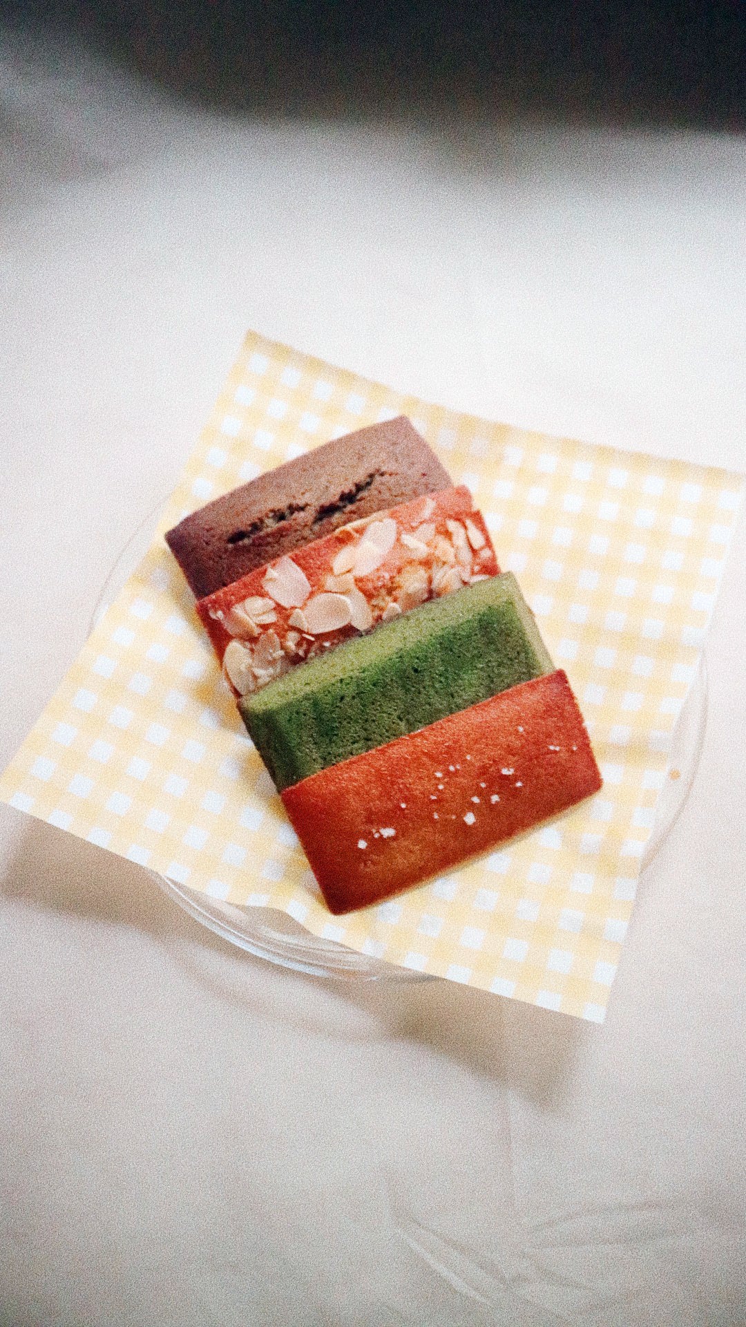 \ 不扣成本慈善義賣 / 𝙙𝙧𝙞𝙛𝙩𝙚𝙧 一週年限定玻璃碟 及 premium financiers tasting set (1組4入金磚費南雪♡) | 每筆訂單購買數量上限為2組。