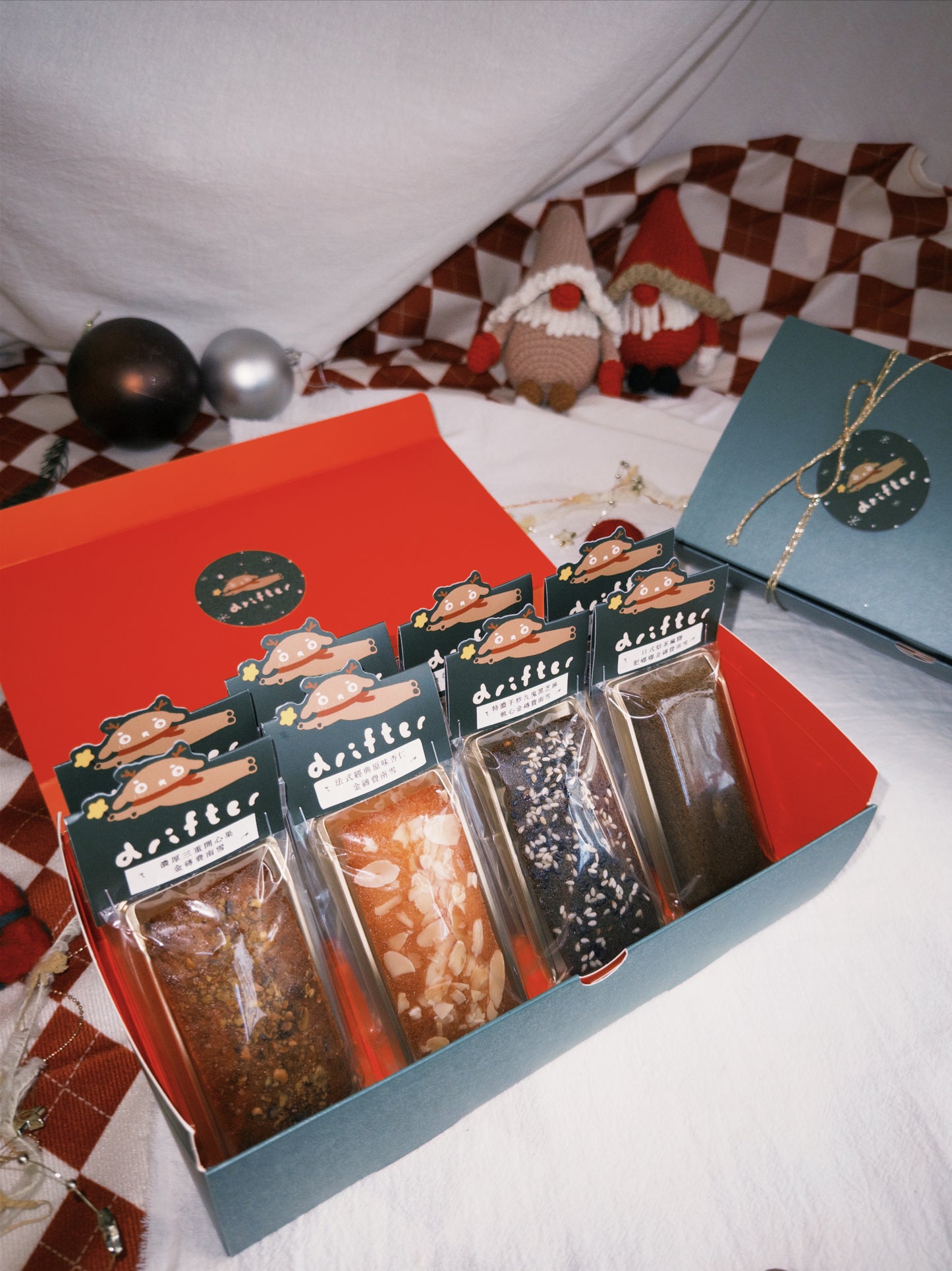 ［EARLY BIRD] 聖誕盲盒giftbox / 經典金磚&手工麻糬費南雪 premium financiers set (1組8入♡)  ｜含2款未販售新口味